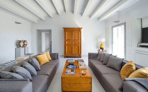 Villa Carmelita - Ragusa, Sicilia: Table, Cadre, Canapé, Propriété, Meubles, Bâtiment, Confort, Canapé-Lit, Salon, Orange