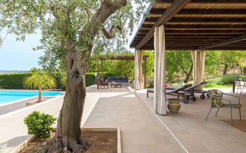 Casa Cortese - Noto, Sicilia: Plante, Propriété, Chaise, Table, Arbre, Ombre, Bois, Loisir, Mobilier De Jardin, Immobilier