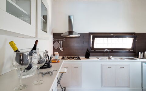Casa Cortese - Noto, Sicilia: Evier, Cabinetry, Propriété, Robinet, Comptoir, Évier, Cuisine, Cuisinière, Appareil De Cuisine, Design Intérieur