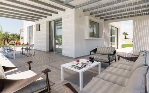 Casa Colori - Noto, Sicilia: Table, Meubles, Propriété, Canapé, Ombre, Bois, Design Intérieur, Canapé-Lit, Architecture, Salon