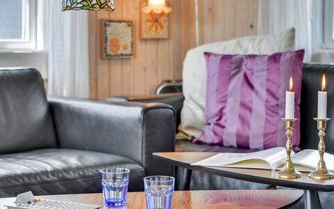 Heilo - from the Sea: Meubles, Design Intérieur, Canapé, Sol, Salon, Table, Éclairage, Domicile, Sol, Pièce