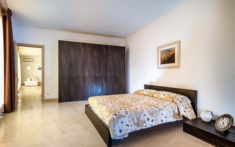 Casapietra - Scicli, Sicilia: Propriété, Meubles, Confort, Bois, Design Intérieur, Sol, Sol, Revêtement De Sol Stratifié, Dur, Tache De Bois