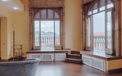 Le Colonne: Propriété, Bâtiment, Fenêtre, Baignoire, Ombre, Bois, Design Intérieur, Architecture, Sol