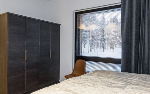 Levi Kahnu: Balcon, Appartement, Ombre, Verre, Condominium, Balustrade, Porche, Daylighting, Plate-Forme, Mobilier De Jardin