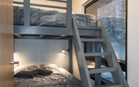 Levi Kahnu: Balcon, Appartement, Ombre, Verre, Condominium, Balustrade, Porche, Daylighting, Plate-Forme, Mobilier De Jardin
