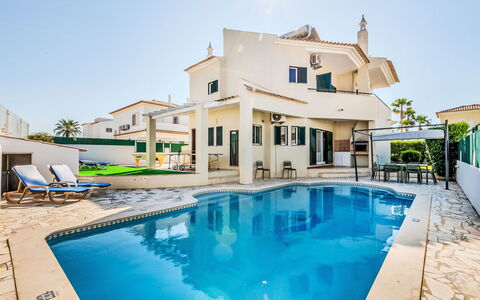 Monteiro V4 - Vip Properties: Bleu, Villa, Hôtel, Piscine