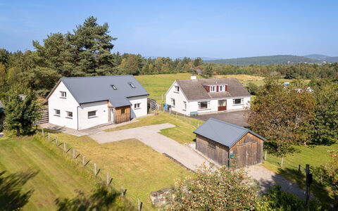 Muir Edge: Plante, Bâtiment, Ciel, Propriété, Fenêtre, Arbre, Paysage Naturel, Maison, Montagnes, Lot Terre