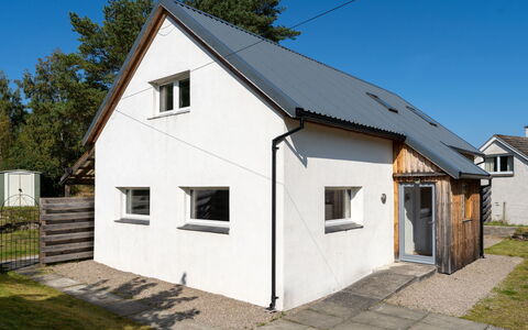 Muir Edge: Plante, Ciel, Bâtiment, Propriété, Fenêtre, Lot Terre, Maison, Arbre, Bois
