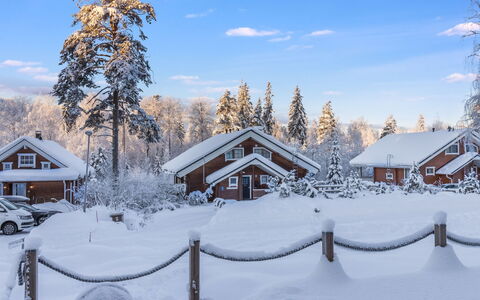 Villa Aava: Arbre, Banque, Maison, Chalet, Lac, Étang, Forêt, Cabane En Rondins