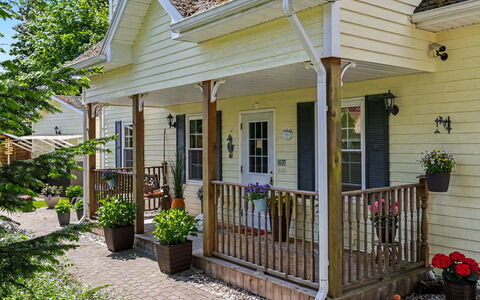 Zinnowitz 604: Bois, Porche, Maison, Domicile, Porte, Pot De Fleur, Siding, Chalet, Escaliers