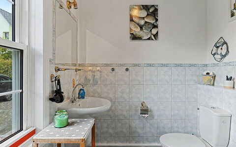 Zinnowitz 604: Mur, Sol, Luminaire Plomberie, Salle De Bains, Design Intérieur, Sol, Tuile, Plomberie, Robinet, Évier