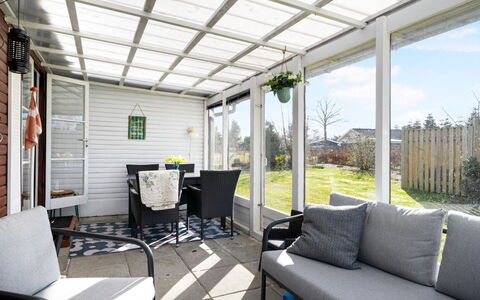 Holte - 750M from the Sea: Meubles, Chaise, Mobilier De Jardin, Tableau De Plein Air, Jardin, Patio, Métal, Ombre, Structure En Plein Air, Verre