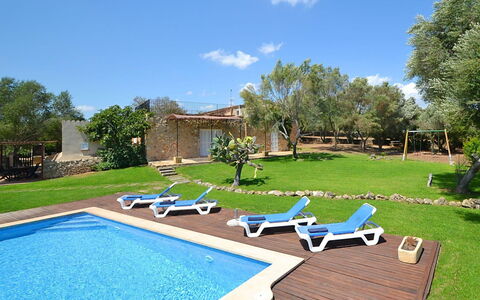 Mascaro: L'Eau, Ciel, Plante, Nuage, La Nature, Bleu Azur, Piscine, Arbre, Mobilier De Jardin, Architecture