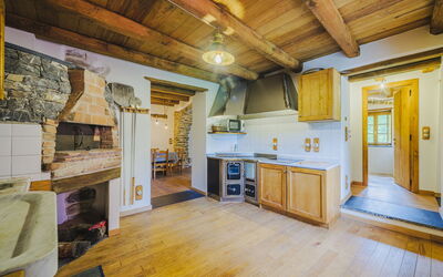 Vermentino 120.1: Propriété, Cabinetry, Canapé, Bois, Design Intérieur, Salon, Cuisine, Sol, Sol, Faisceau