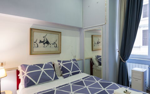 Porta Magica: Propriété, Meubles, Cadre, Bleu Azur, Bâtiment, Confort, Textile, Design Intérieur, Bois, Rideau