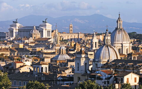 Porta Magica: Ciel, Bâtiment, Montagne, Quartier, Crépuscule, Fenêtre, Toit, Cityscape, Horizon, Paysage