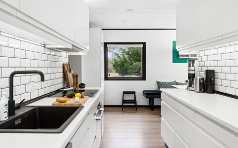 Janna - 1.4Km from the Sea: Cuisine, Comptoir, Appareil De Cuisine, Design Intérieur, Sol, Bois, Cabinetry, Principaux Appliance, Meubles, Électroménager