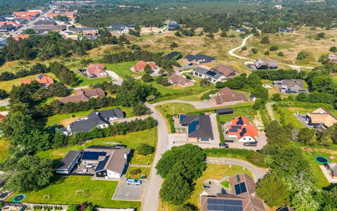 Malti - 1.3Km from the Sea: Zone Résidentielle, Vue Du Ciel, Paysage, Domicile, Photographie Aérienne, Banlieue, Design Urbain, Zone Rurale, Biens, Village