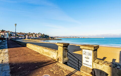 Saint-Jean-De-Luz 477: Ciel, Bleu, Horizon, Côte, Cotiers Et Relief Océaniques, Mer, Matin, Rive, Plage, Lumière Du Soleil