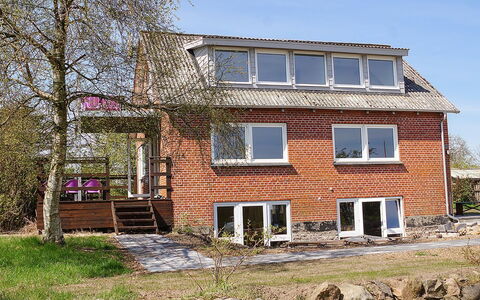 Mirja - 50M to the Fjord: Herbe, Vert, Maison, Chalet, Prairie, Zone Rurale, Écorégion, Paysage, Lot Terre, Arbuste