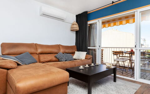 Pescadors: Meubles, Canapé, Confort, Table, Bois, Design Intérieur, Canapé-Lit, Sol, Bâtiment, Sol