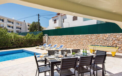 Corcovada V4 Vip Properties: Meubles, Plante, Chaise, Piscine, L'Eau, Ombre, Table, Fenêtre, Mobilier De Jardin, Architecture