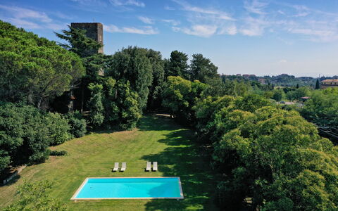 Torre Delle Cornacchie: Nuage, Ciel, Plante, Vert, Arbre, Paysage Naturel, Lot Terre, Herbe, Loisir, Paysage