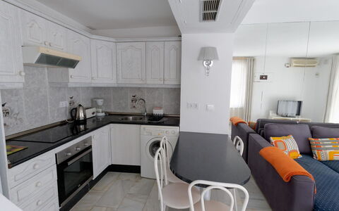 Atalaya Rio Verde: Cuisine, Meubles, Design Intérieur, Sol, Comptoir, Sol, Appareil De Cuisine, Principaux Appliance, Cabinetry, Pièce