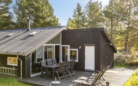 Emila - 2.2Km from the Sea: Toit, Maison, Domicile, Chalet, Porte, Siding, Plate-Forme, Porche, Planche, Dur
