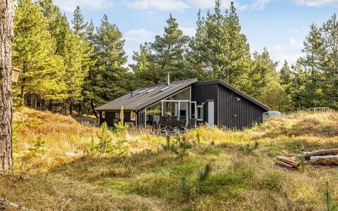 Emila - 2.2Km from the Sea: Toit, Maison, Domicile, Chalet, Porte, Siding, Plate-Forme, Porche, Planche, Dur