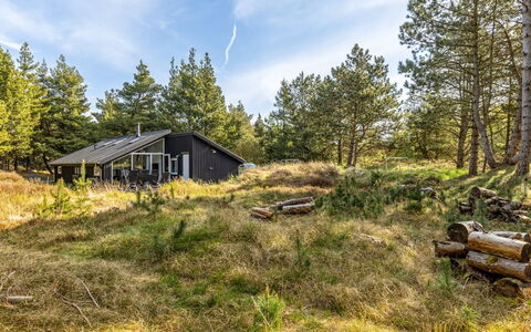 Emila - 2.2Km from the Sea: Toit, Maison, Domicile, Chalet, Porte, Siding, Plate-Forme, Porche, Planche, Dur