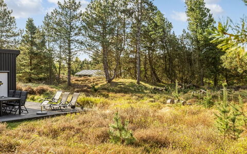Emila - 2.2Km from the Sea: Toit, Maison, Domicile, Chalet, Porte, Siding, Plate-Forme, Porche, Planche, Dur