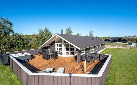 Cristiana - 1Km to the Fjord: Sol, Design Intérieur, Bois, Sol, Escaliers, Plafond, Tache De Bois, Parquet, Dur, Balustrade