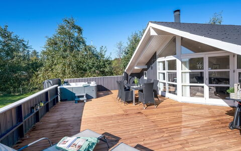 Cristiana - 1Km to the Fjord: Toit, Maison, Domicile, Chalet, Porte, Siding, Plate-Forme, Porche, Planche, Dur