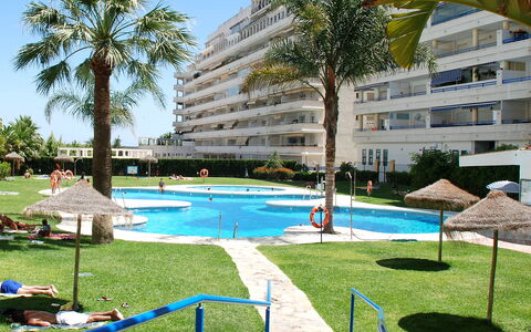 Las Terrazas: Plante, Bâtiment, Ciel, Jour, Propriété, L'Eau, Arbre, Fenêtre, Bleu Azur, Piscine