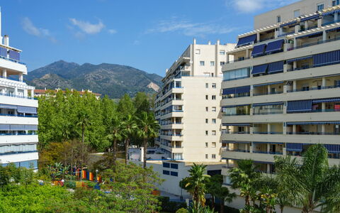 Las Terrazas: Jour, Bâtiment, Ville, Appartement, Zone Urbaine, Zone Résidentielle, Quartier, Condominium, Zone Métropolitaine