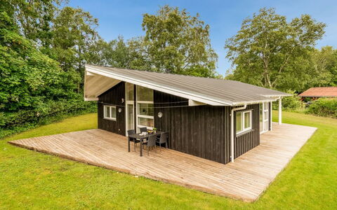 Majvor - 200M from the Sea: Bois, Domicile, Porche, Plate-Forme, Dur, Toit, Tache De Bois, Parquet, Eco Hôtel