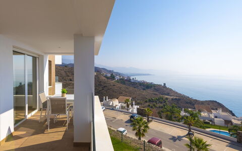 Amazing Sea: Plante, L'Eau, Nuage, Ciel, Bâtiment, Piscine, Arbre, Ombre, Design Urbain, Loisir