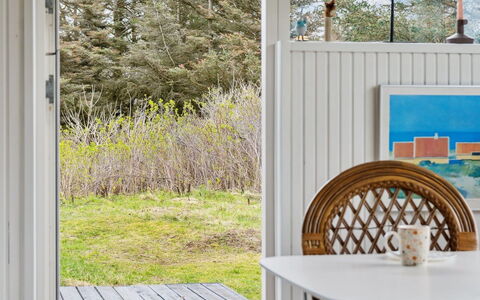 Zina - 600M from the Sea: Meubles, Bois, Sol, Sol, Chaise, Parquet, Dur, Tache De Bois, Table Cuisine Et Salle A Manger, Porche