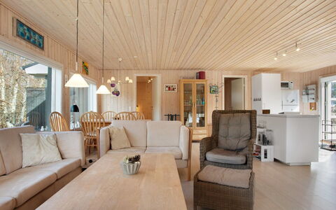 Dwerg - 500M from the Sea: Plafond, Sol, Design Intérieur, Sol, Composite, Meubles, Recours, Hôtel, Conception, Daylighting