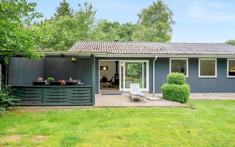 Tancred - 30Km from the Sea: Toit, Domicile, Chalet, Couverture De Sol, Porte, Jardin, Siding, Ombre, Cour, Pelouse