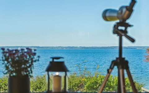 Jovana - 40M from the Sea: Maison, Domicile, Porte, Toit, Chalet, Biens, Jardin, Ombre, Siding, Cour