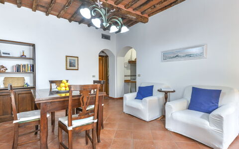 Il Marinaio: Cadre, Meubles, Propriété, Bois, Design Intérieur, Confort, Éclairage, Table, Sol, Maison