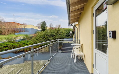 Henna - 50M from the Sea: Bois, Toit, Architecture, Domicile, Maison, Chalet, Siding, Dur, Pente, Biens