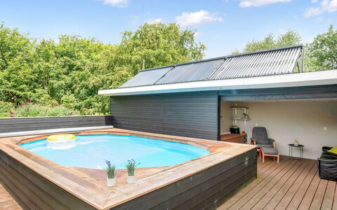 Amma - 21Km from the Sea: Piscine, Composite, Recours, Mobilier De Jardin, Loisir, Ombre, Eco Hôtel, Plate-Forme, Conception, Tache De Bois