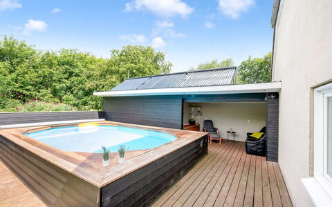 Amma - 21Km from the Sea: Piscine, Composite, Loisir, Ombre, Eco Hôtel, Recours, Plate-Forme, Mobilier De Jardin, Conception, Tache De Bois