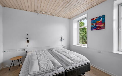 Amma - 21Km from the Sea: Chambre, Mur, Sol, Design Intérieur, Sol, Lit, Bois, Plafond, Literie, Drap De Lit