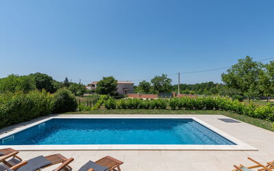 Villa Tola