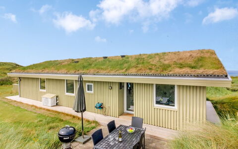 Pinja - 400M from the Sea: Maison, Toit, Domicile, Chalet, Cabanon, Batiments Jardin, Siding, Cour, Cabane En Rondins, Cabane