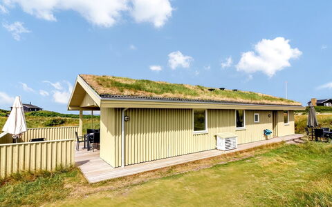 Pinja - 400M from the Sea: Maison, Toit, Domicile, Chalet, Cabanon, Batiments Jardin, Siding, Cour, Cabane En Rondins, Cabane